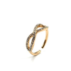 Δαχτυλίδι ατσάλι σε χρυσό με σχήμα το άπειρο κοσμημένο με λευκές ζιργκόν πέτρες